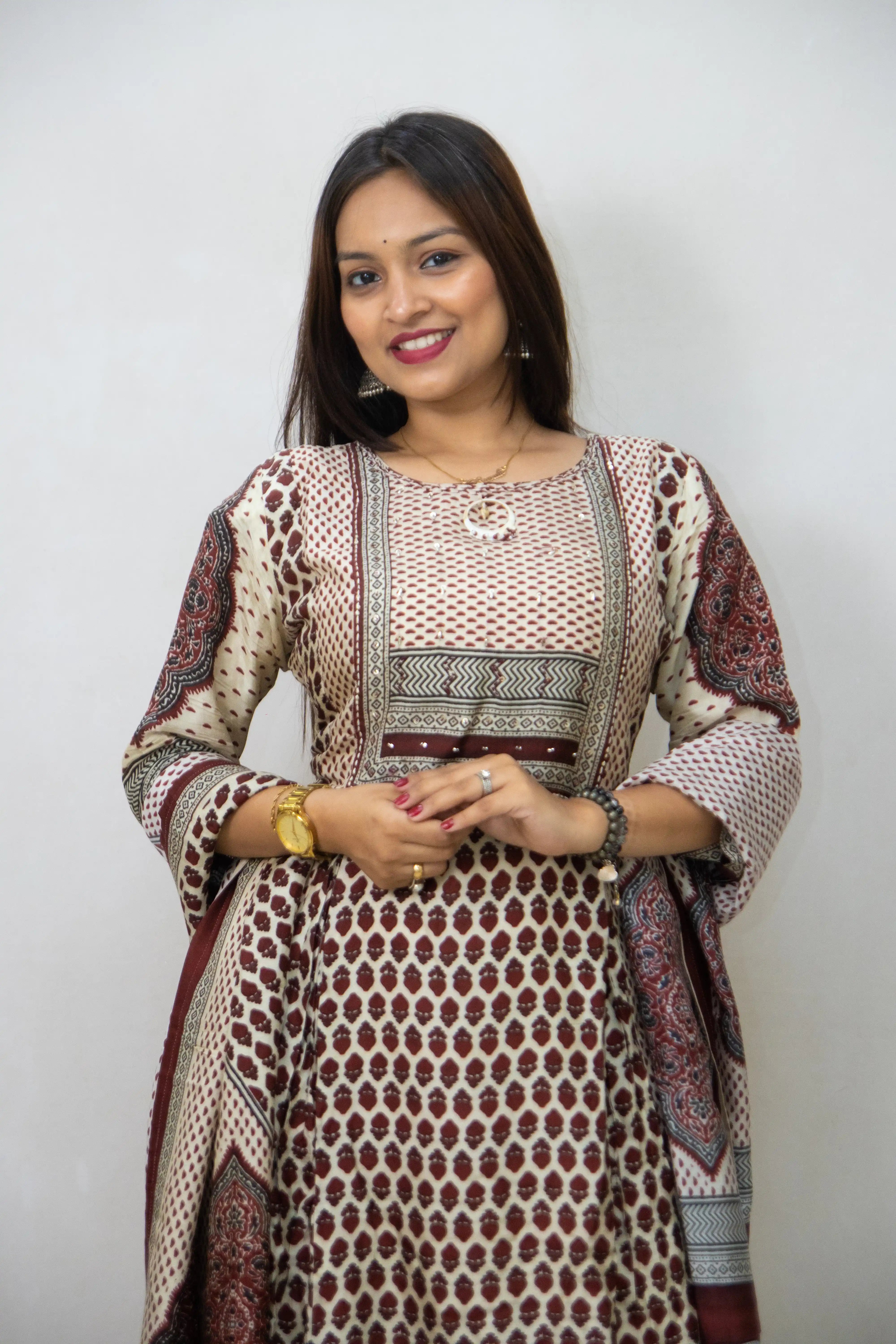 RutuBeigeandMaroonkurtaset