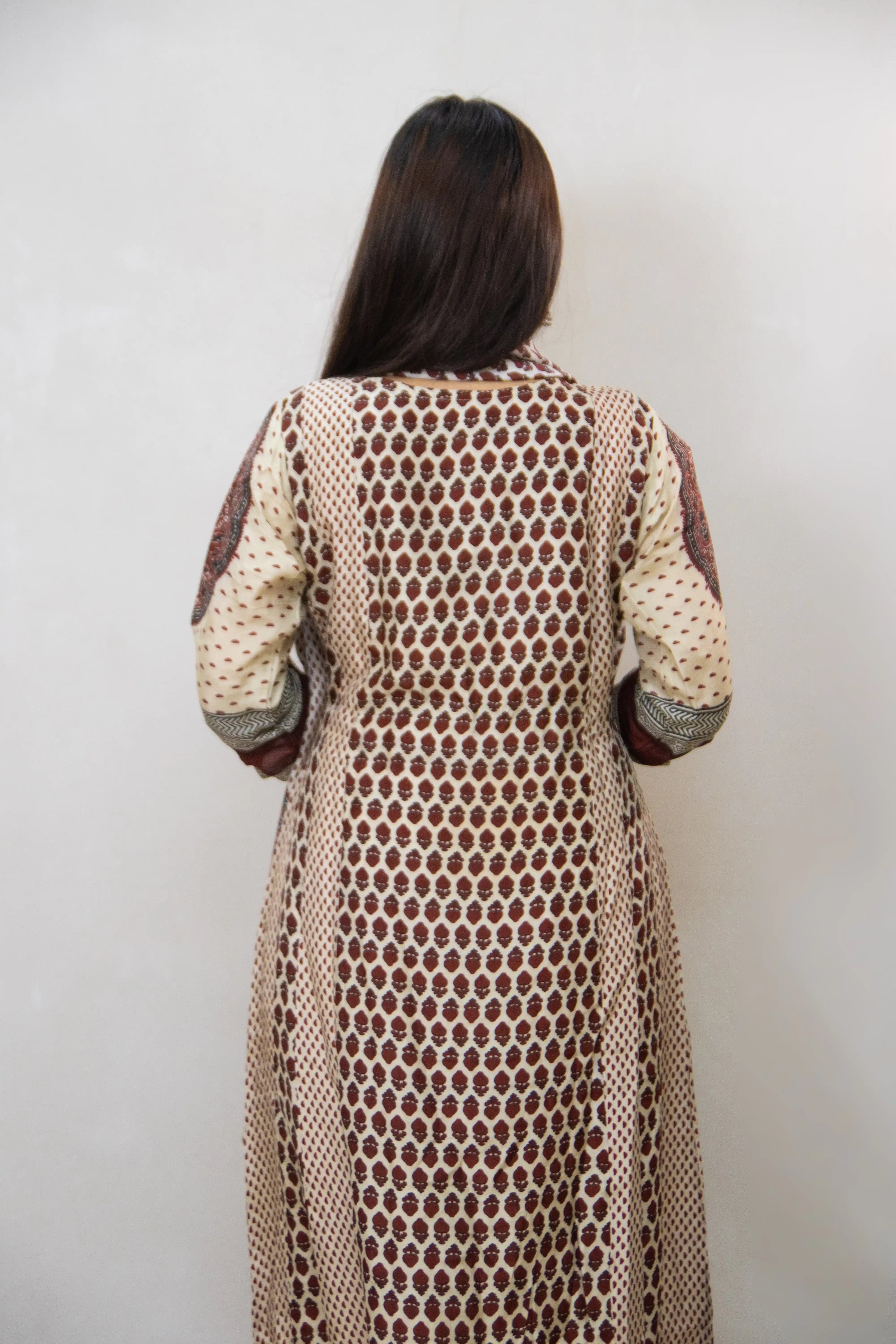 RutuBeigeandMaroonkurtaset