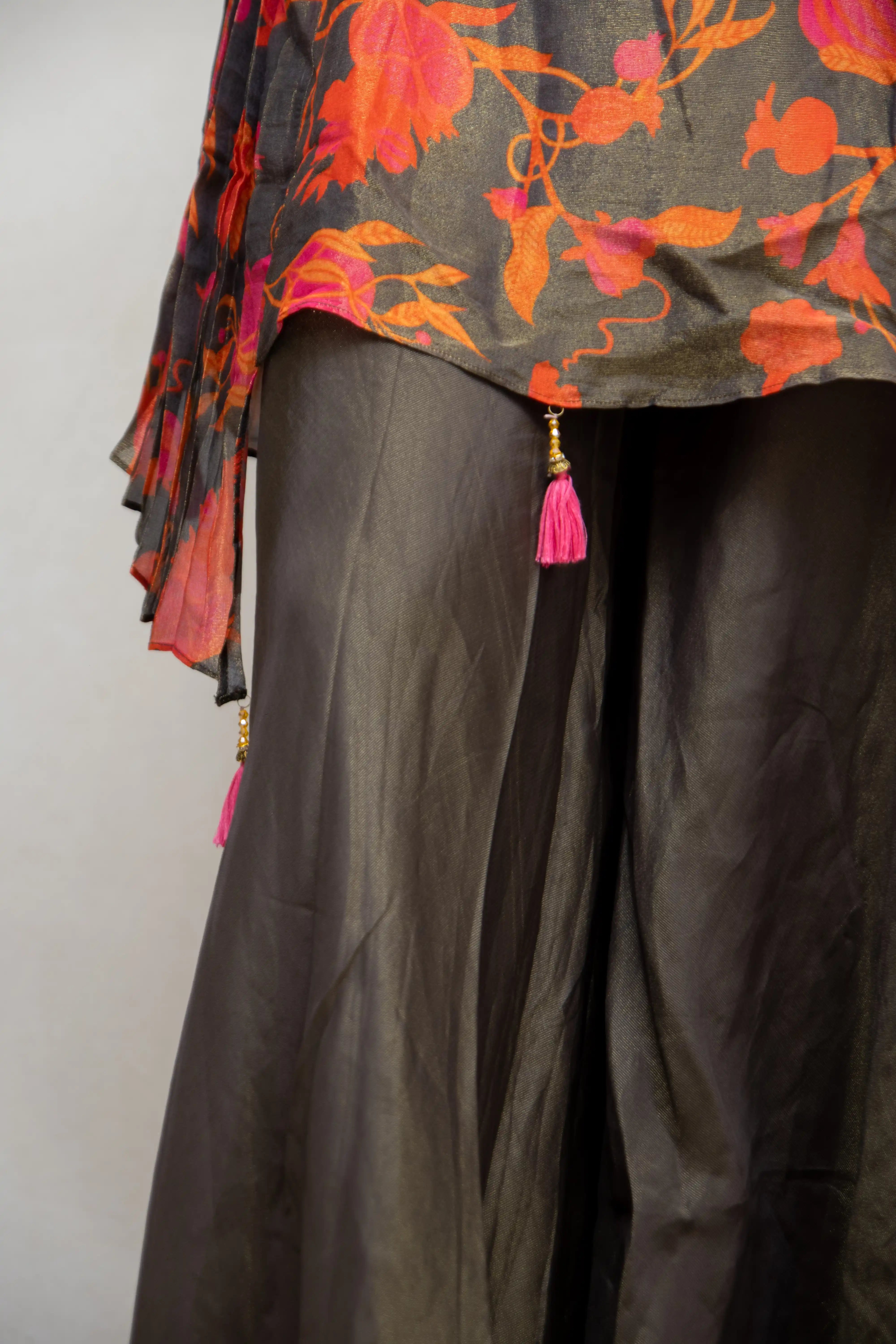 CharcoalGray Rutus_Floral_PlazzoSet