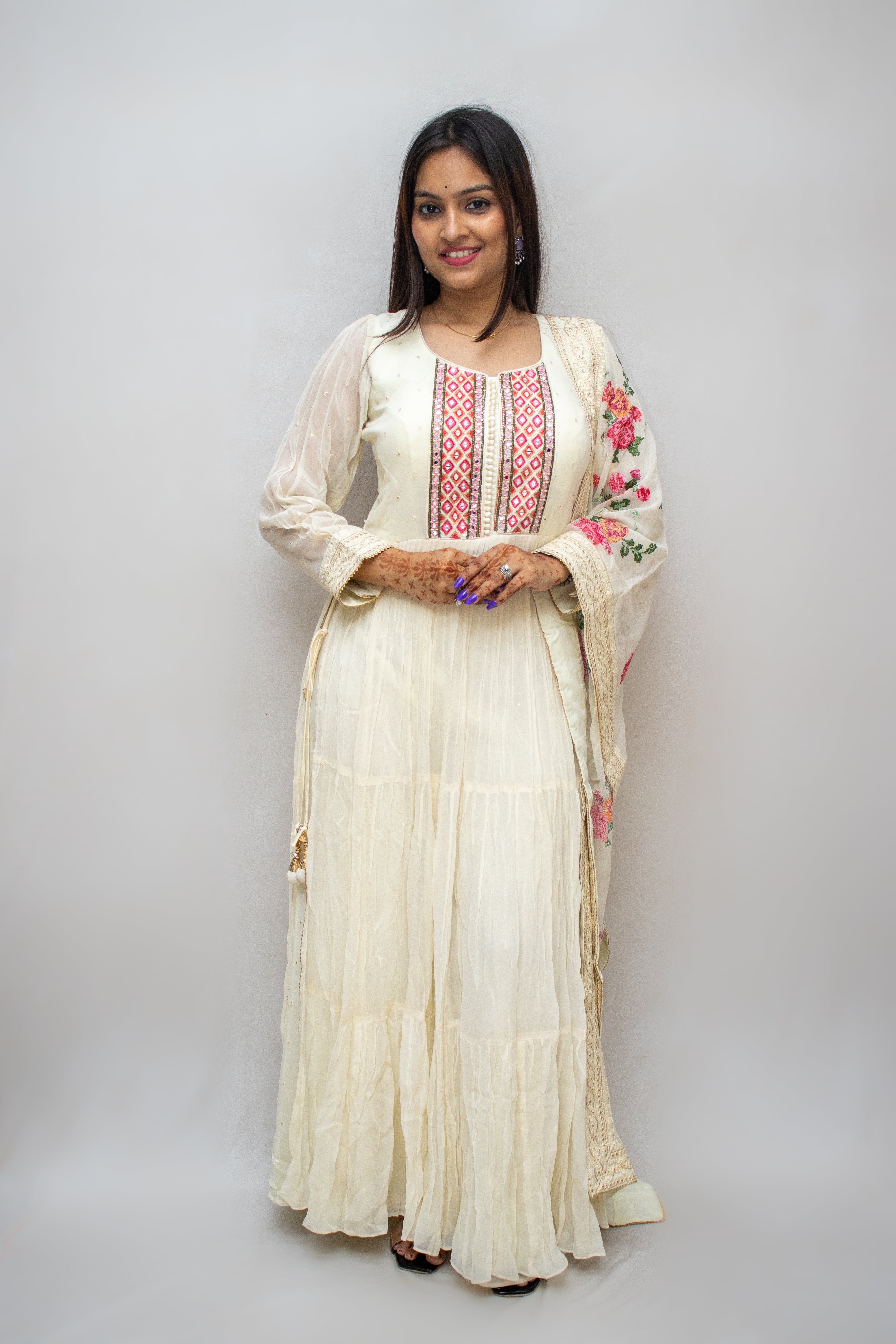 Timeless Touch – Long Dress with Dupatta & White Neck Detail