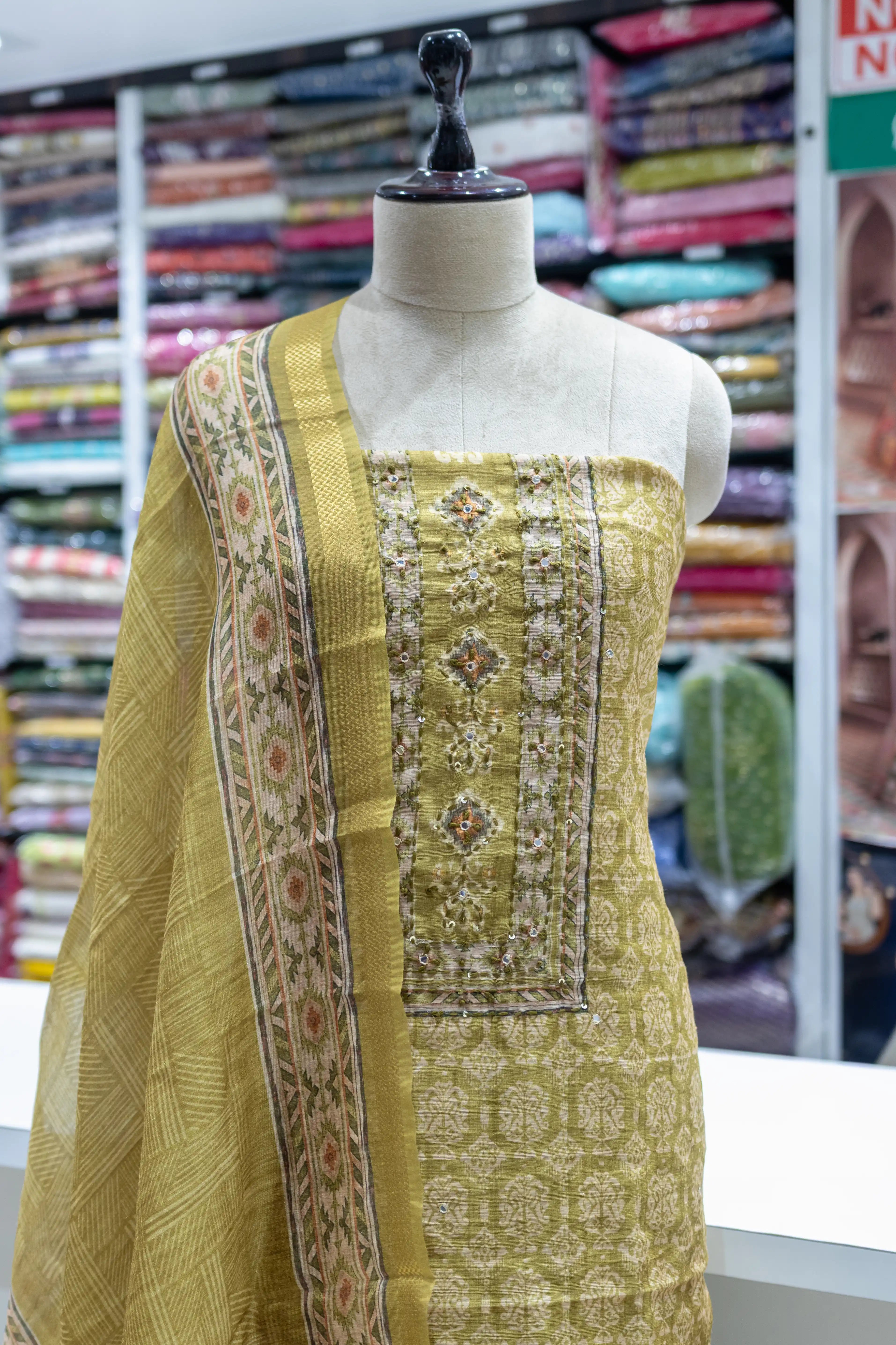 Elegant Mehndi Printed Suit Set
