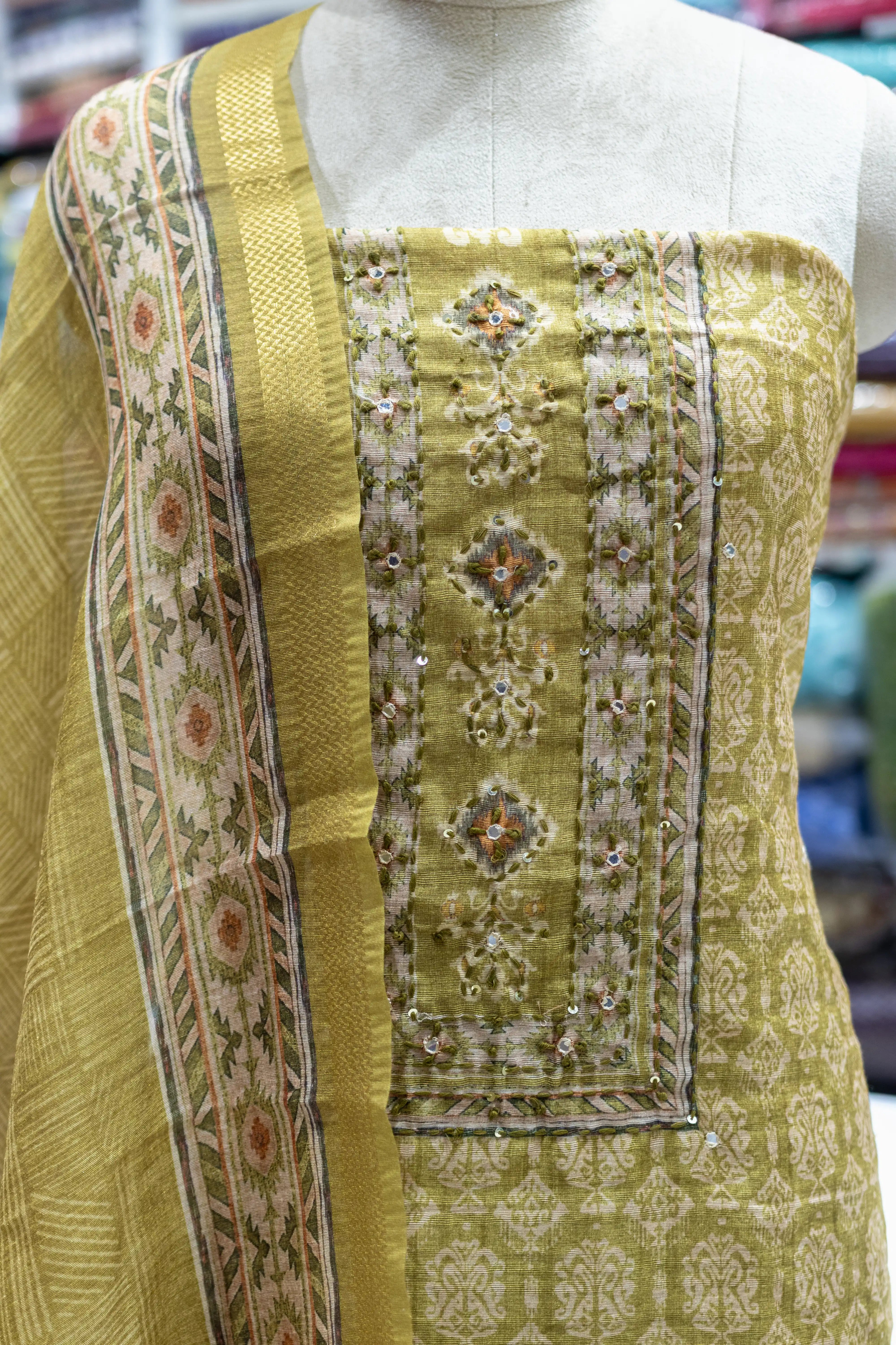 Elegant Mehndi Printed Suit Set
