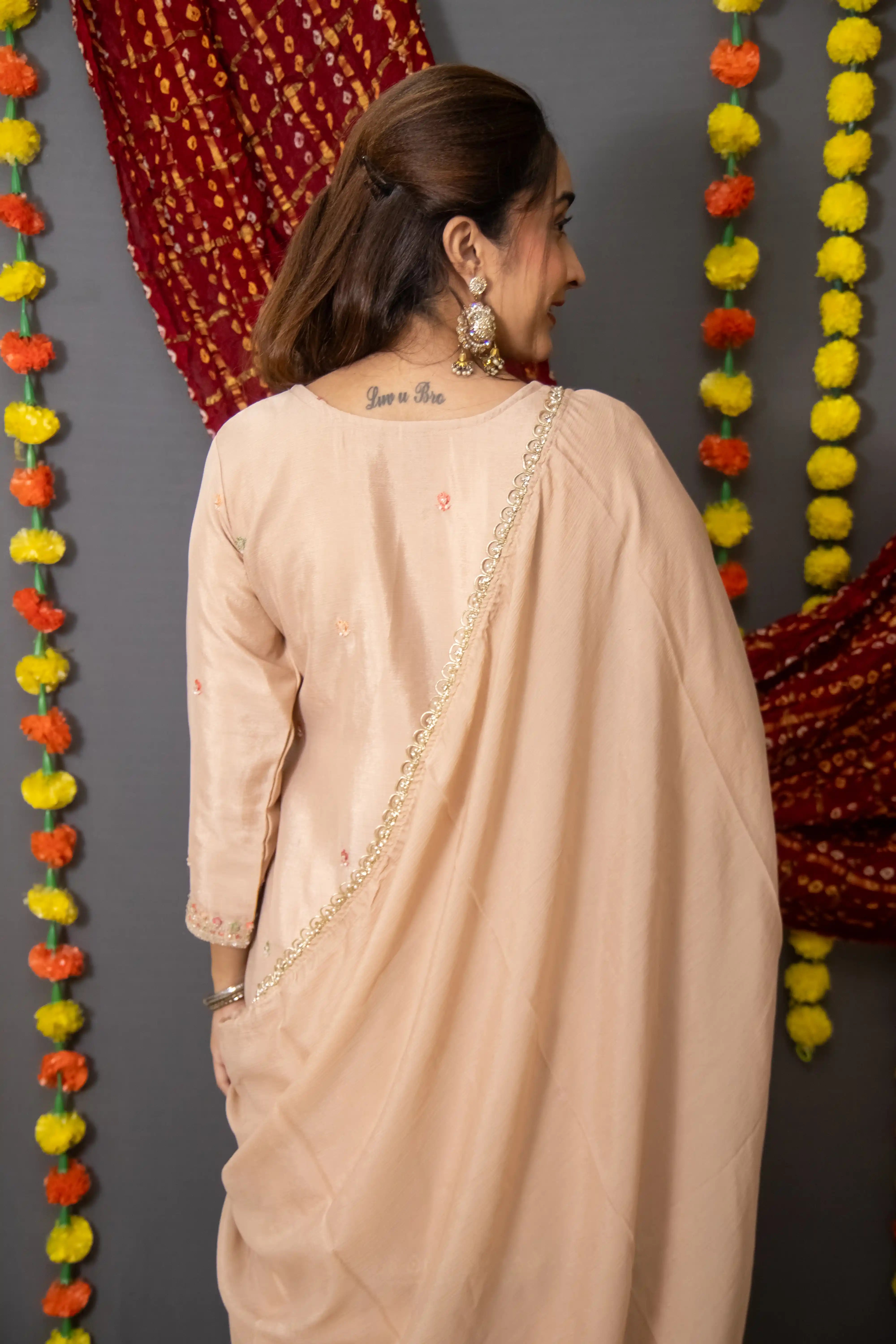 Elegant Peach Outfit for Women